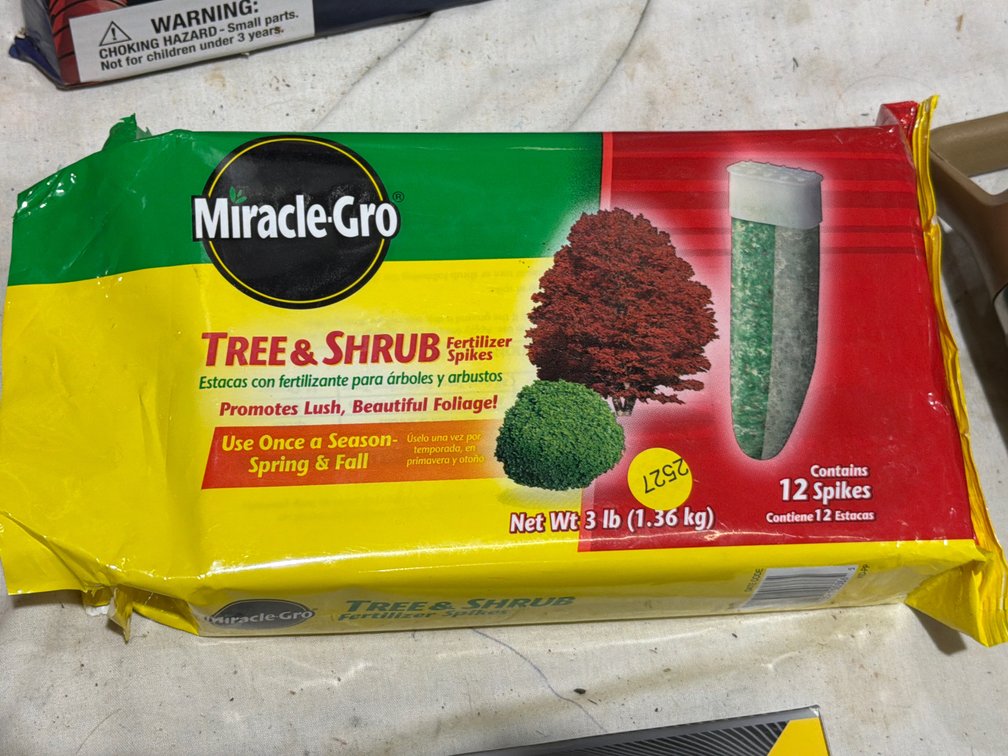 TREE & SHRUB FERTILIZER SPIKES