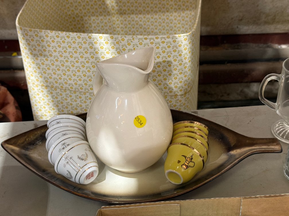 PITCHER , TRAY,&SMALL CUPS
