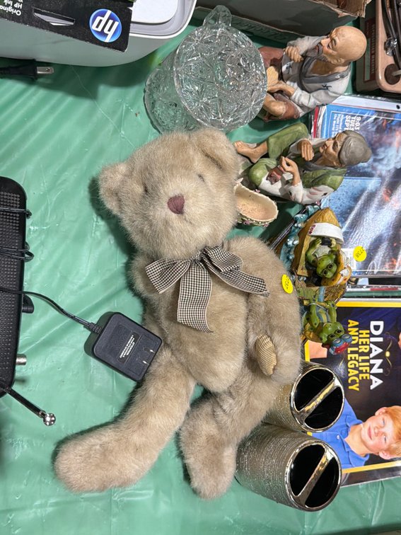 TEDDY BEAR, FIGURINES, DECOR, ETC.
