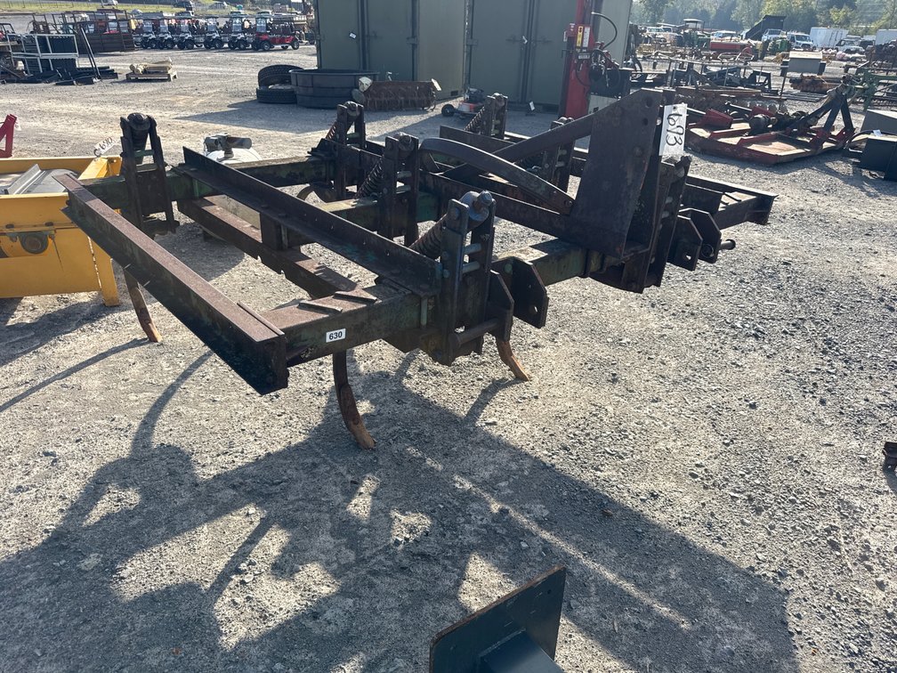 JD 3PT CHISEL PLOW