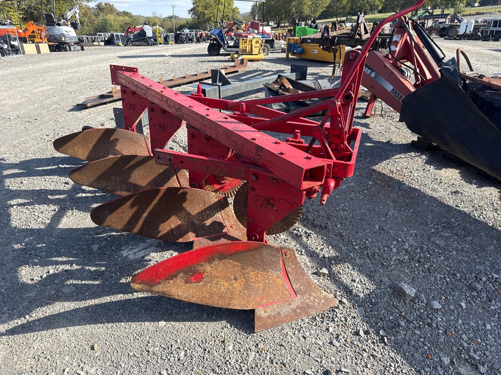 MASSEY FERGUSON 3PT 4 BOTTOM PLOW
