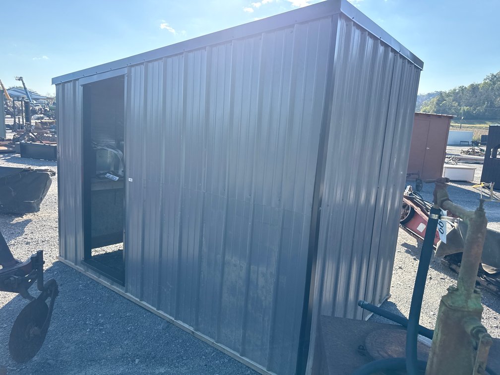 10’x6’ METAL LIVESTOCK SHED OR CHICKEN COOP