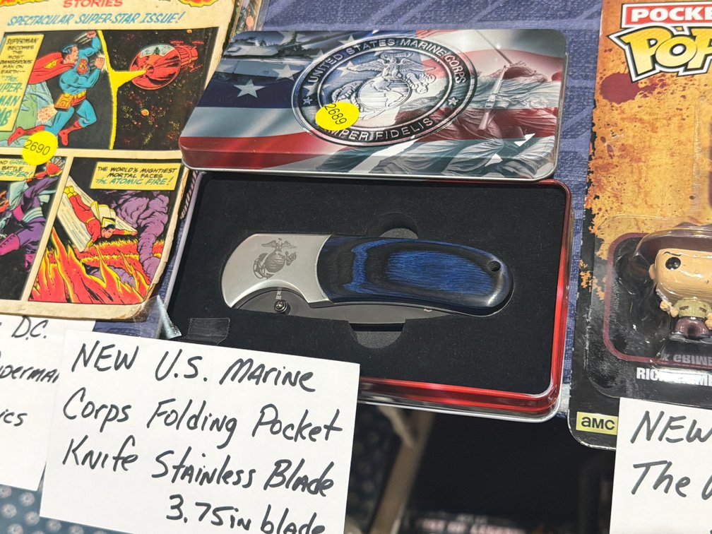 NEW US MARINE CORPS POCKET KNIFE AND CASE