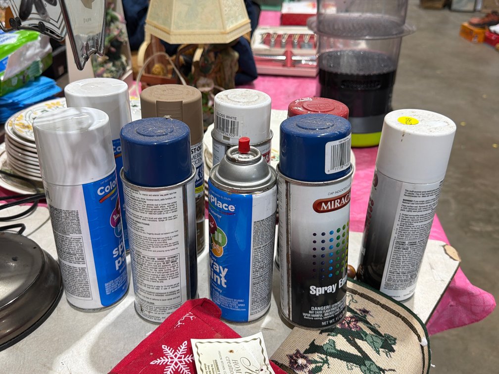 VARIOUS SPRAY PAINTS