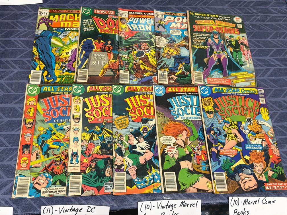 10 VINTAGE MARVEL COMIC BOOKS