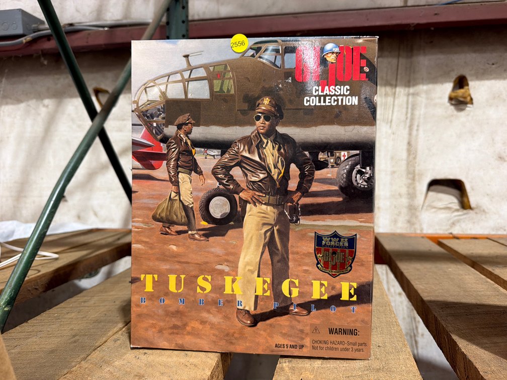 GI JOE TUSKEGEE BOMBER PILOT  ACTION FIGURE