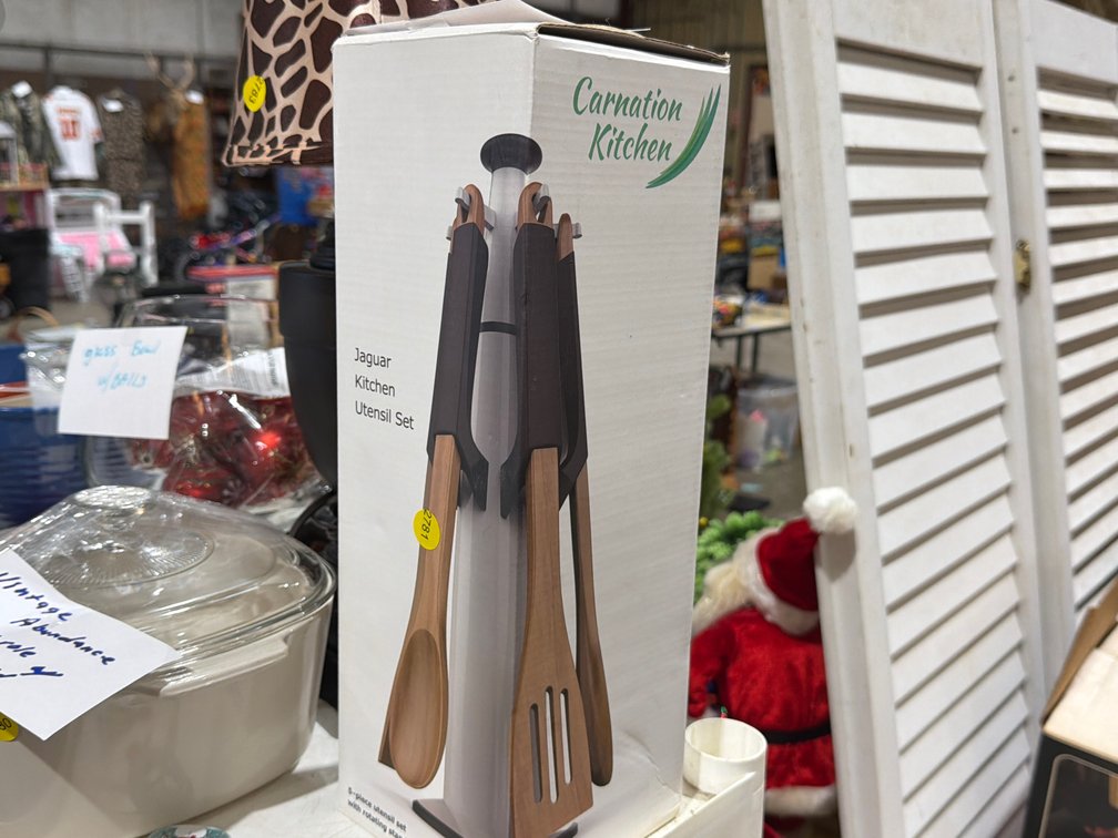 KITCHEN UTENSIL SET