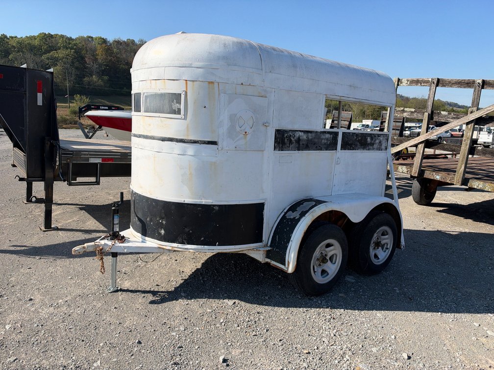 TWO HORSE BUMPER TRAILER