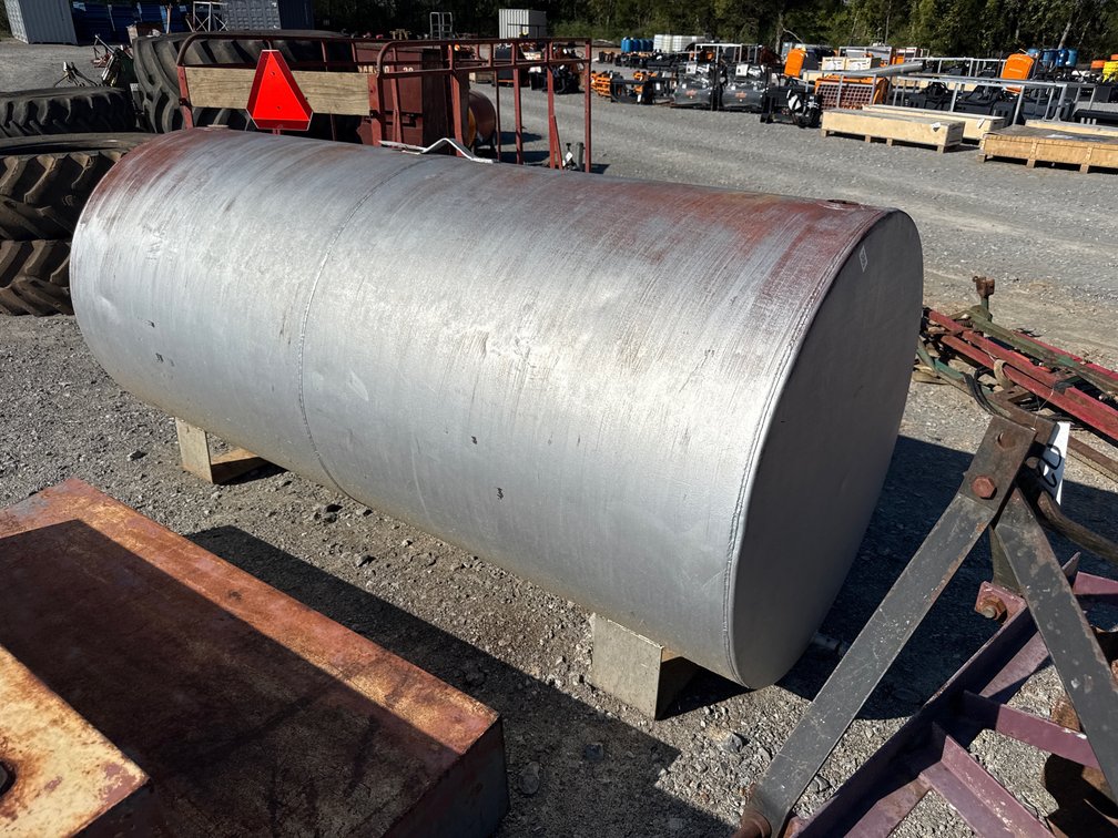 500 GALLON ROUND FUEL TANK