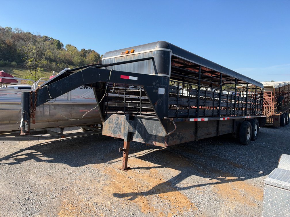 GOOSENECK 24’X6’ CATTLE TRAILER