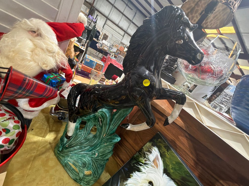 HORSE STATUE