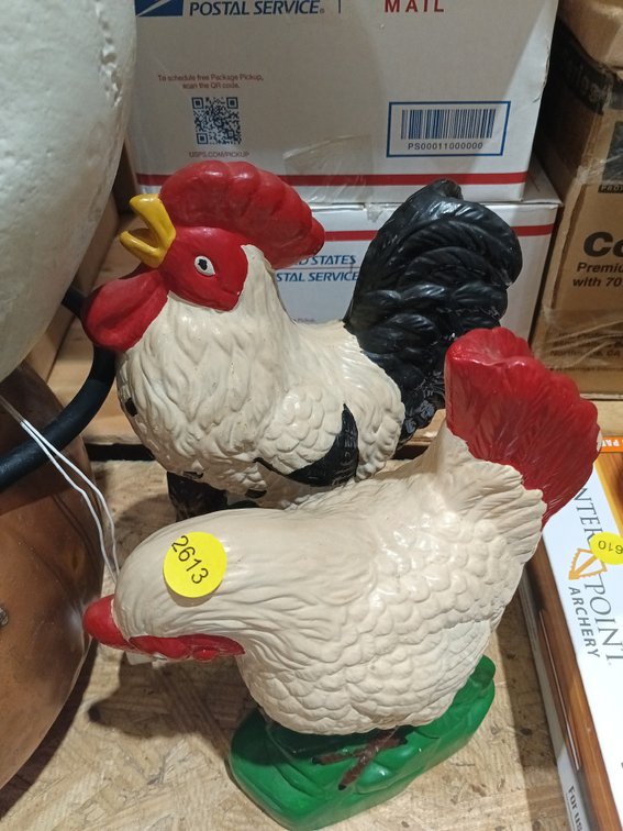 DECORATIVE ROOSER AND HEN
