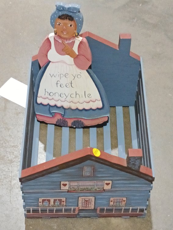 WOOD HOUSE CRATE AND WIPE YOUR FEET SIGN
