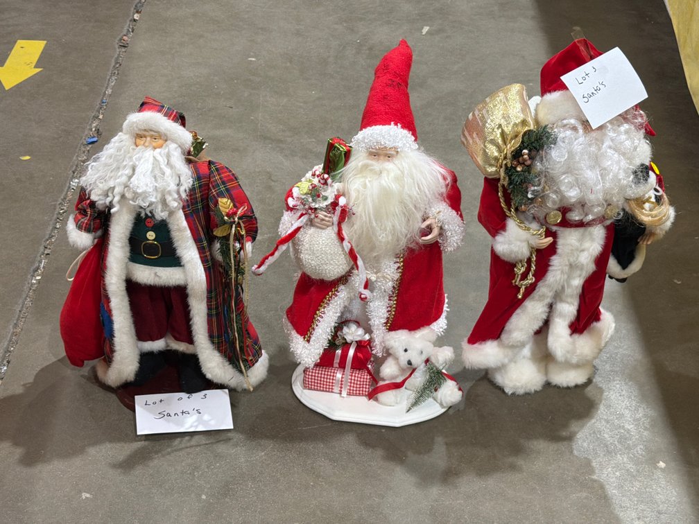 (3) SANTA FIGURES