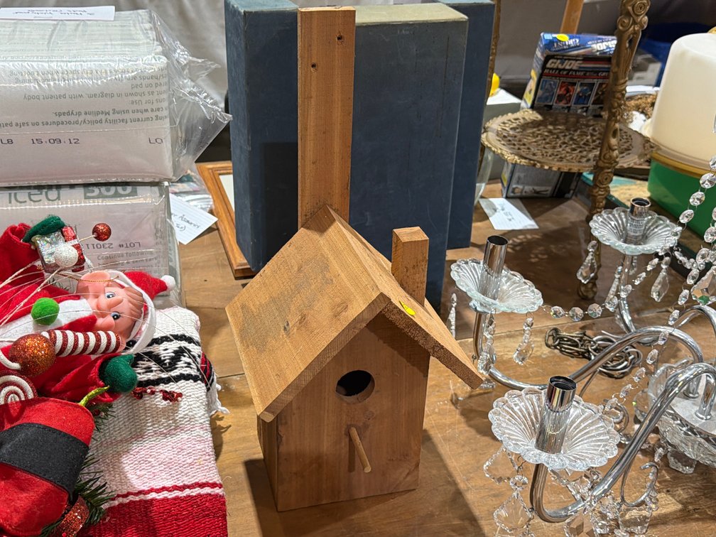 WOODEN BIRDHOUSE DECOR