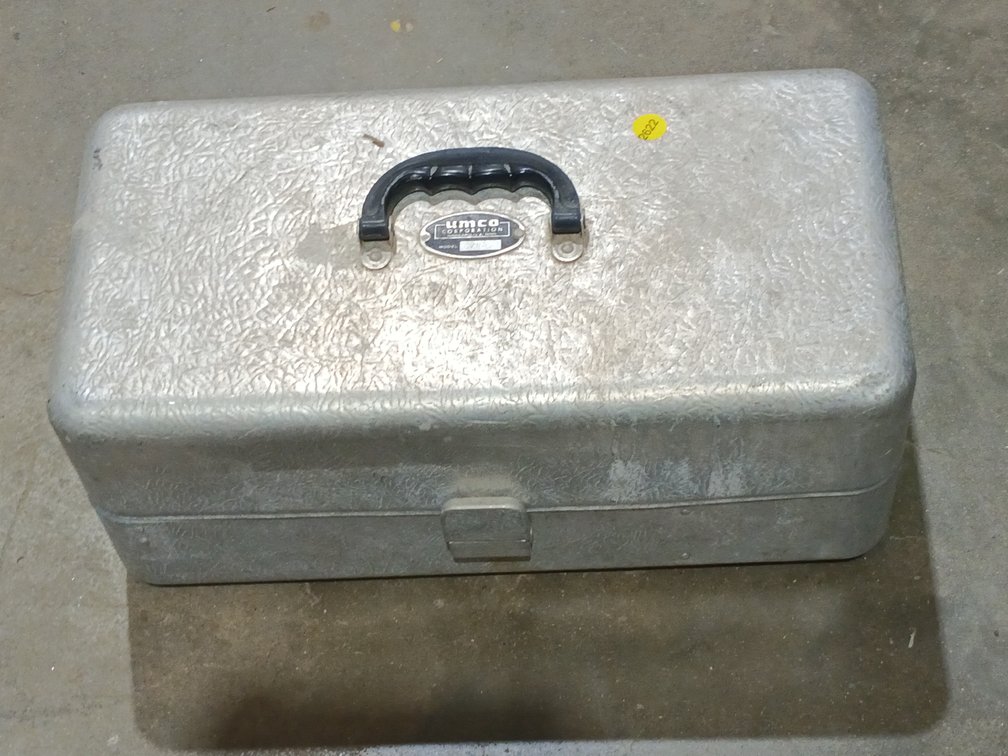 UMCO METAL TACKLE BOX