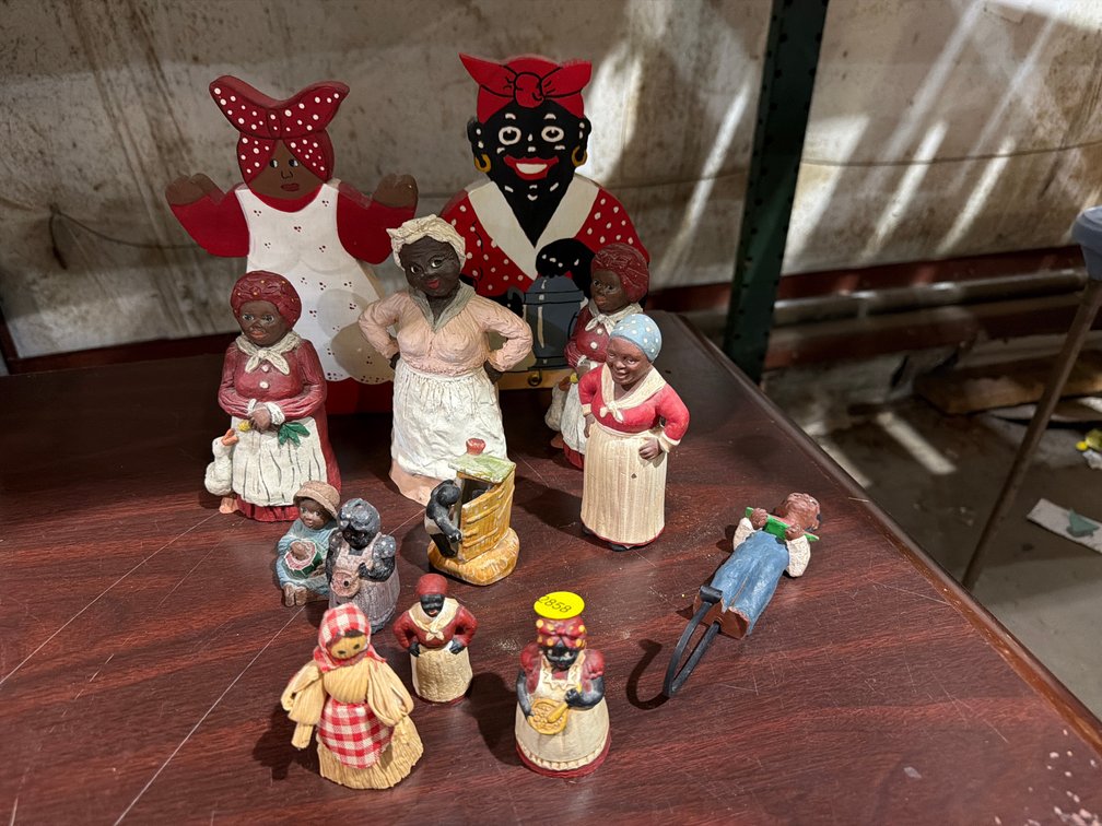 AMERICANA FIGURINES