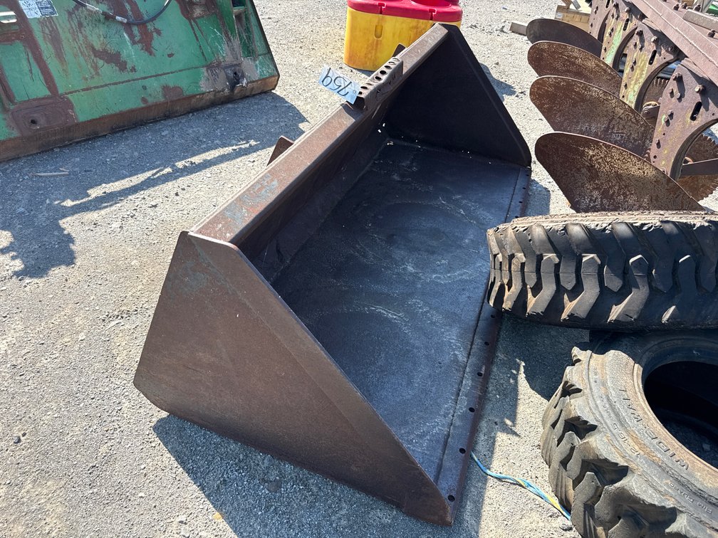 84” SKID STEER BUCKET