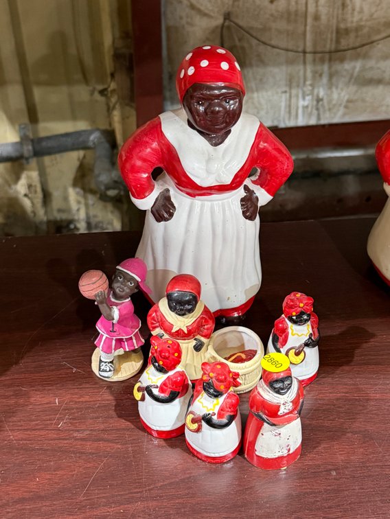 AMERICANA FIGURINES