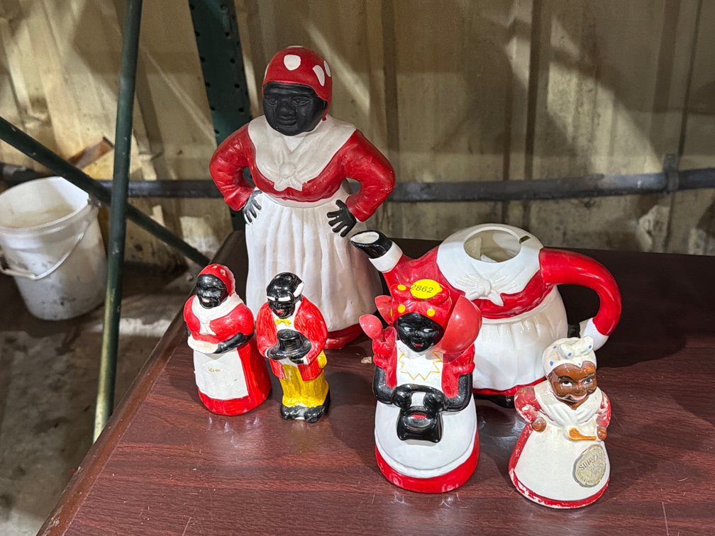 AMERICANA S/P SHAKERS, FIGURINES
