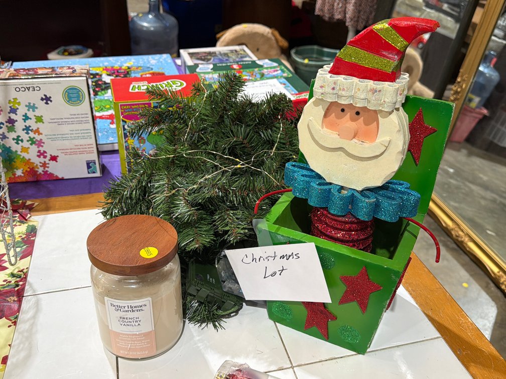 CHRISTMAS LOT