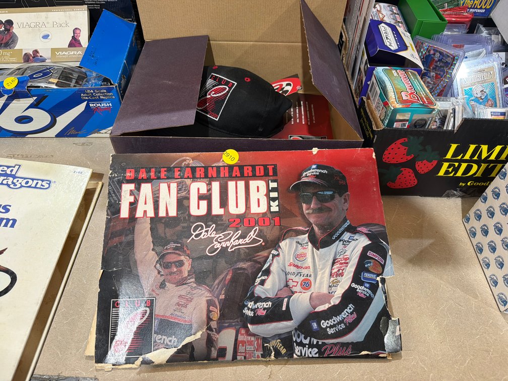 2001 DALE EARNHARDT FAN CLUB BOX