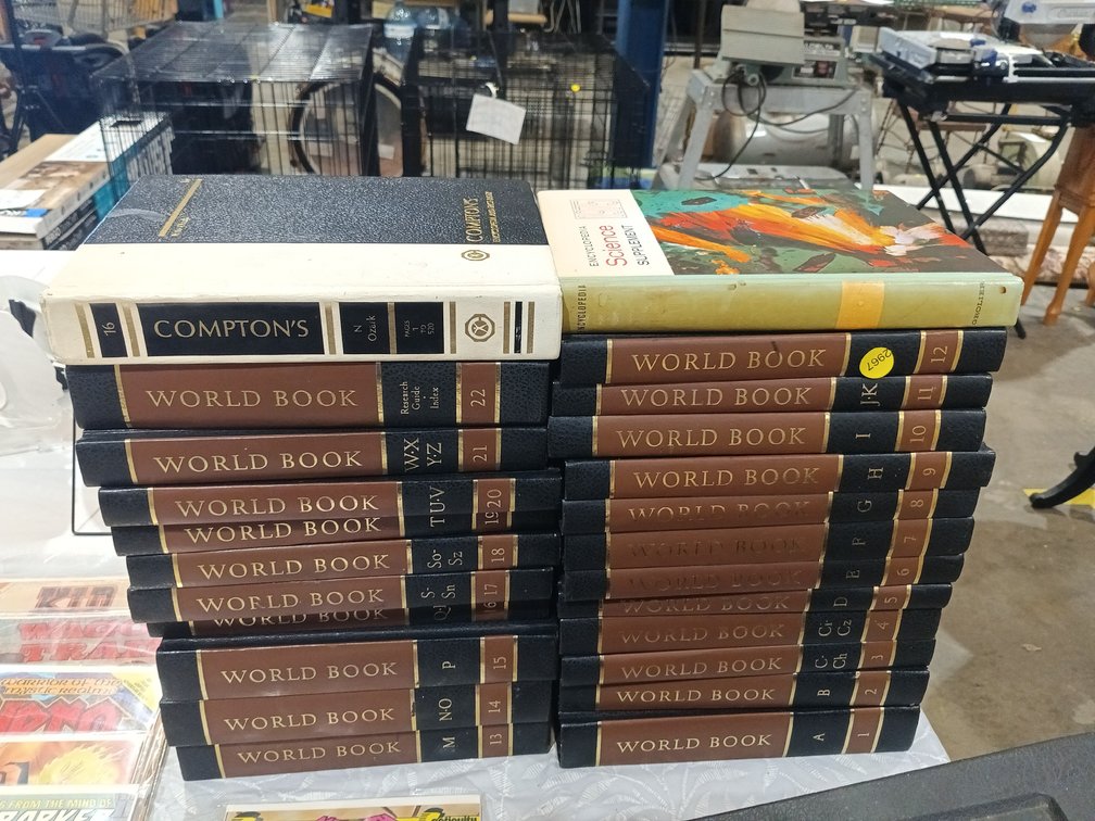 (24)LOT OF WORLD BOOK ENCYCLOPEDIAS
