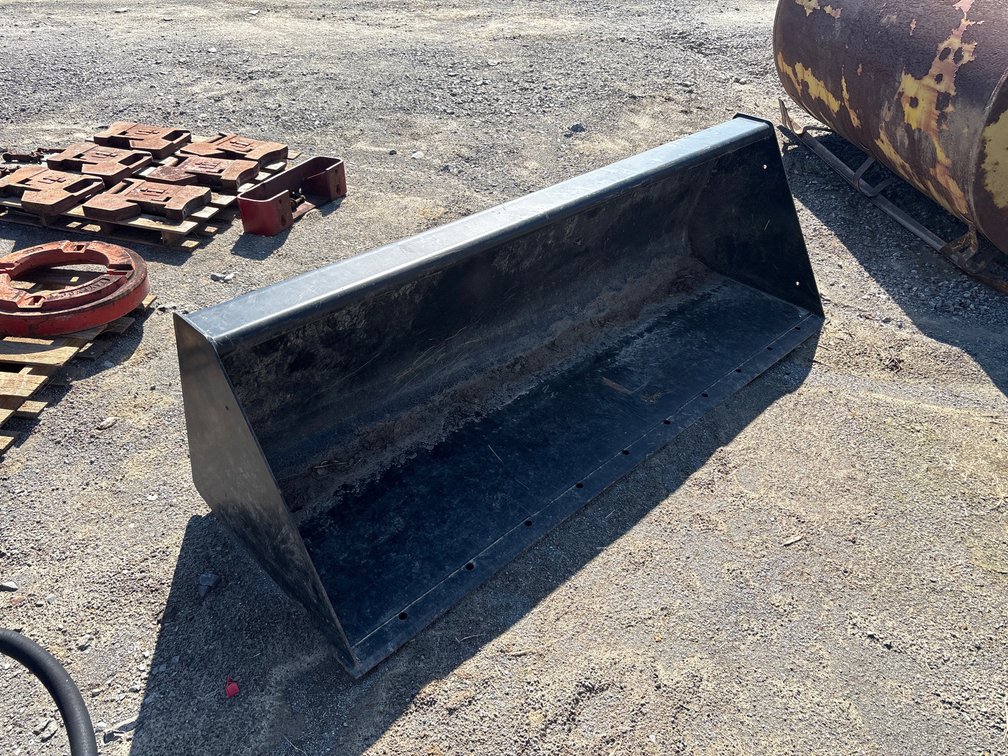84” SKID STEER BUCKET