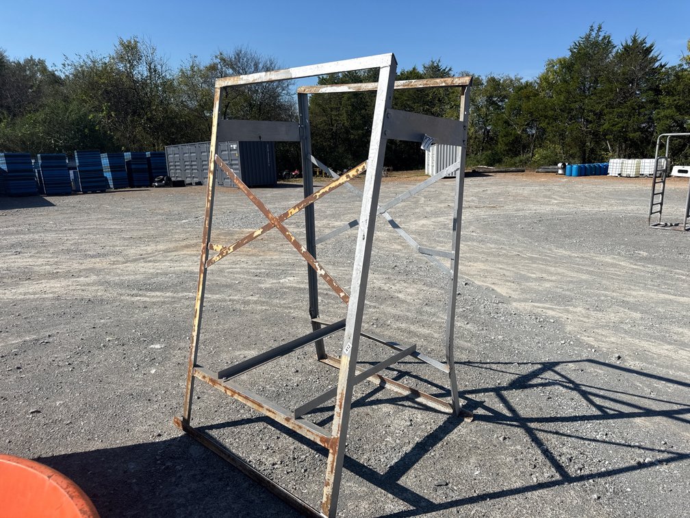 FUEL TANK STAND