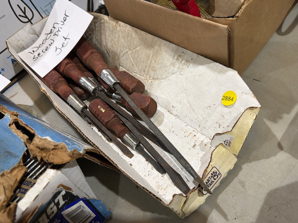 WOODEN SCREWDRIVER SET