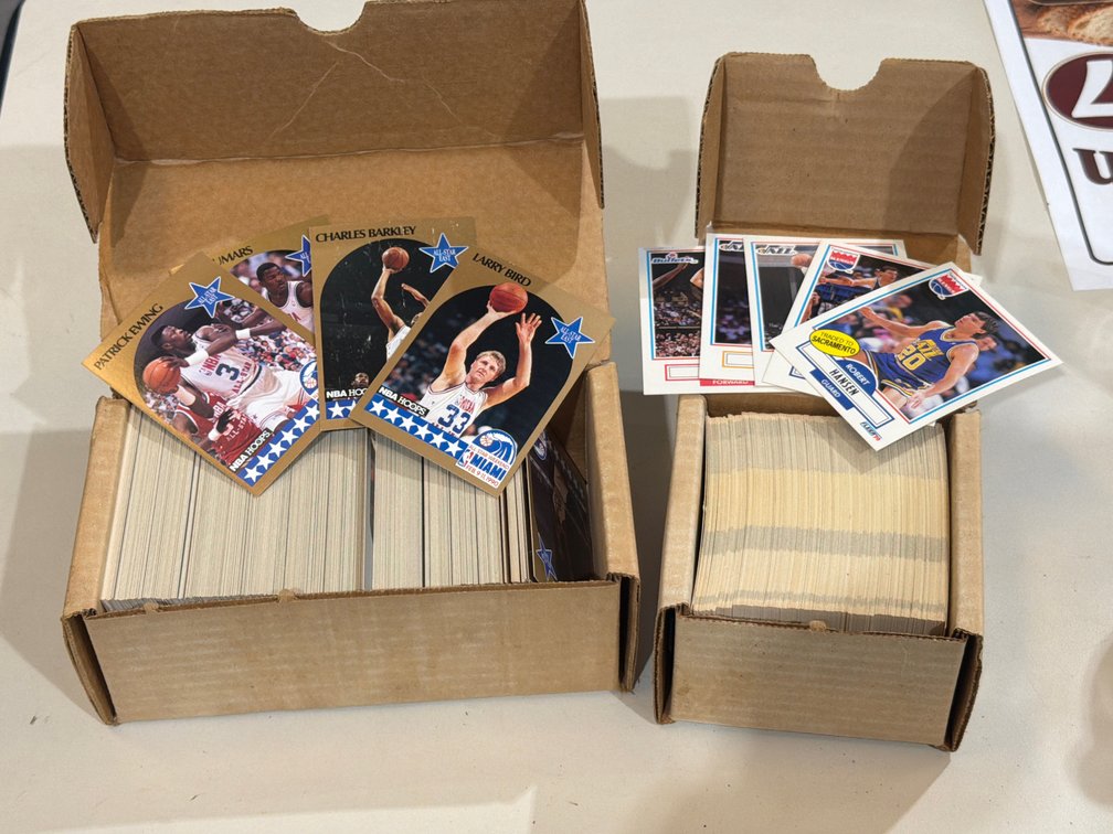 LOT BASKETBALL CARDS