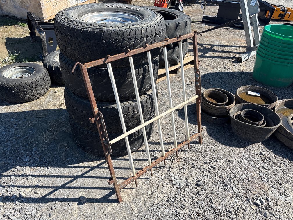 SYDELL GOAT/SHEEP ADJUSTABLE CREEP GATE