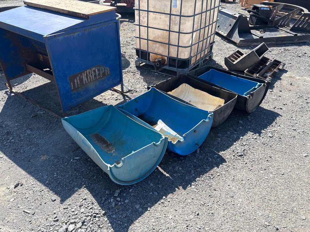 (6) FEED/WATER BARRELS