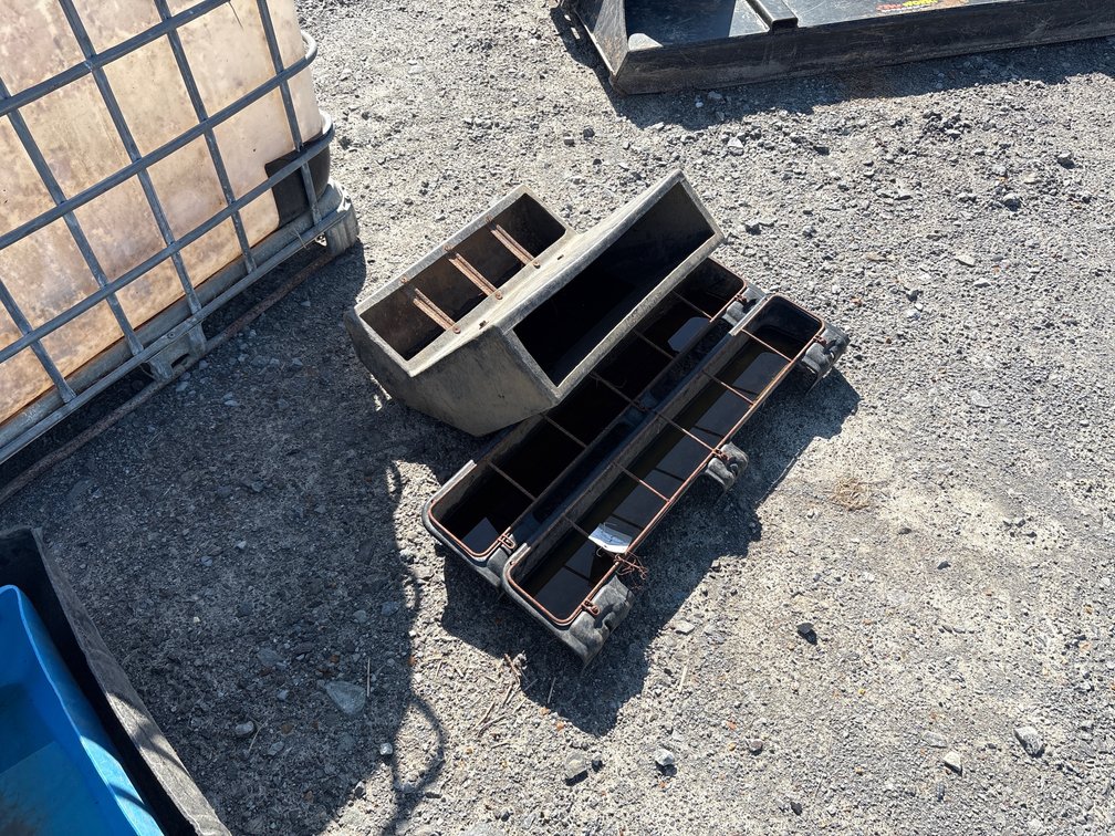 (3) SMALL LIVESTOCK FEEDERS