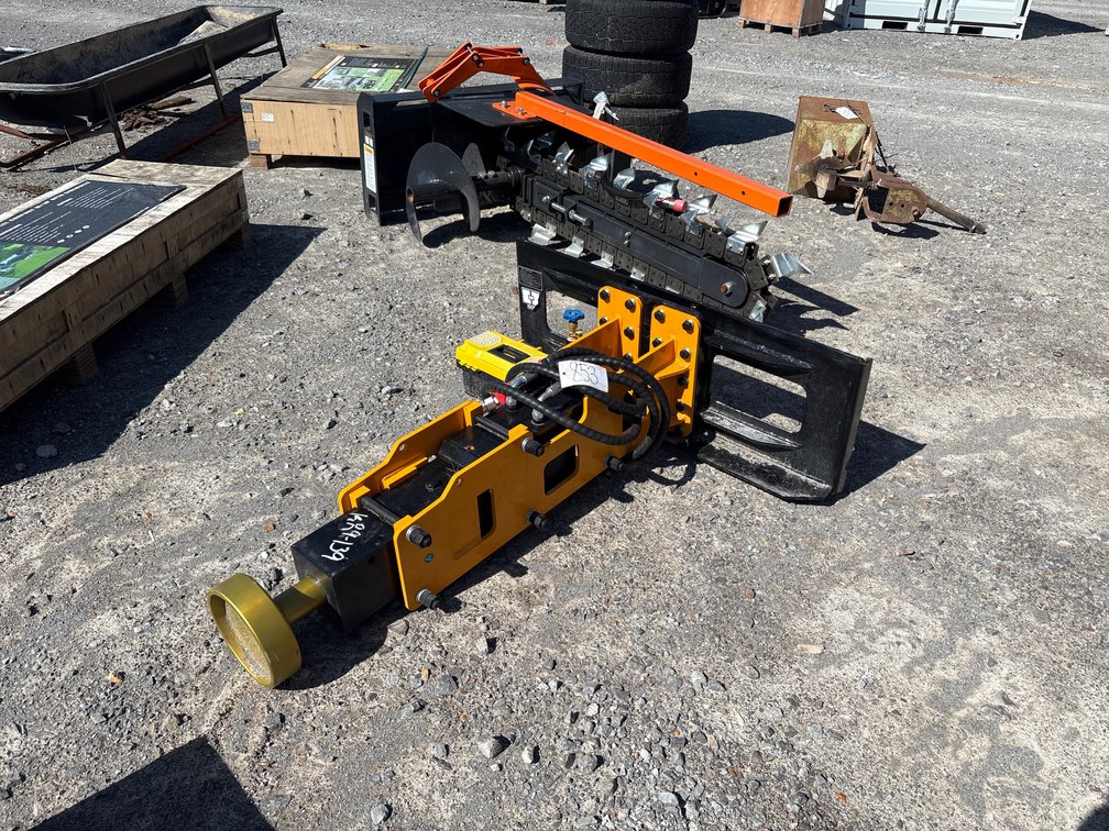 SKID STEER POST DRIVER