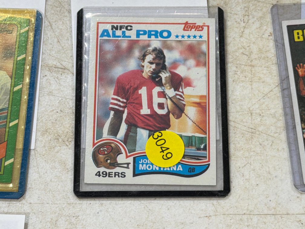 JOE MONTANA 1982 FOOTBALL CARD