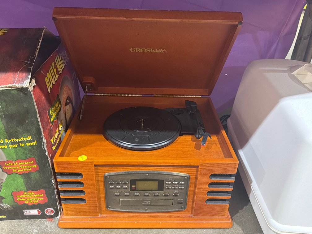 CROSLEY TURNTABLE
