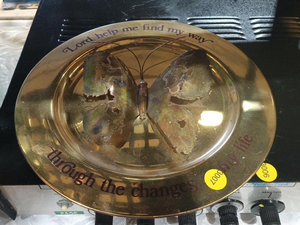 GOLDEN BUTTERFLY HANGIND PLATE