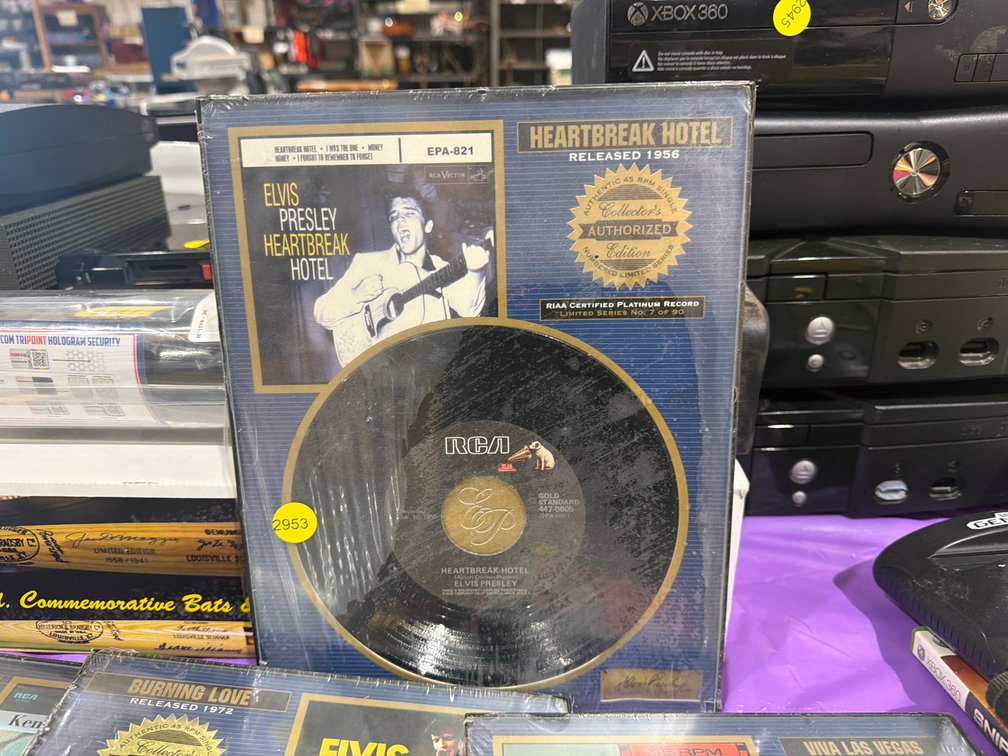 FRAMED ELVIS PRESLEY HEARTBREAK HOTEL RECORD ALBUM
