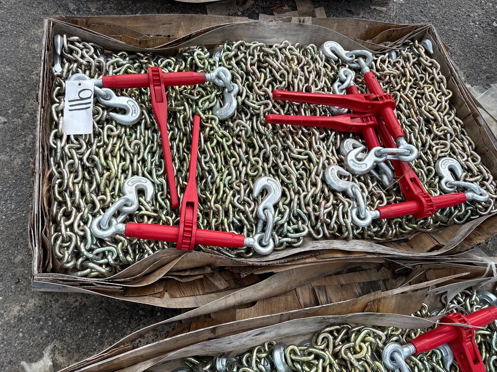 (10) 3/8 CHAINS AND (5) RATCHET BINDERS