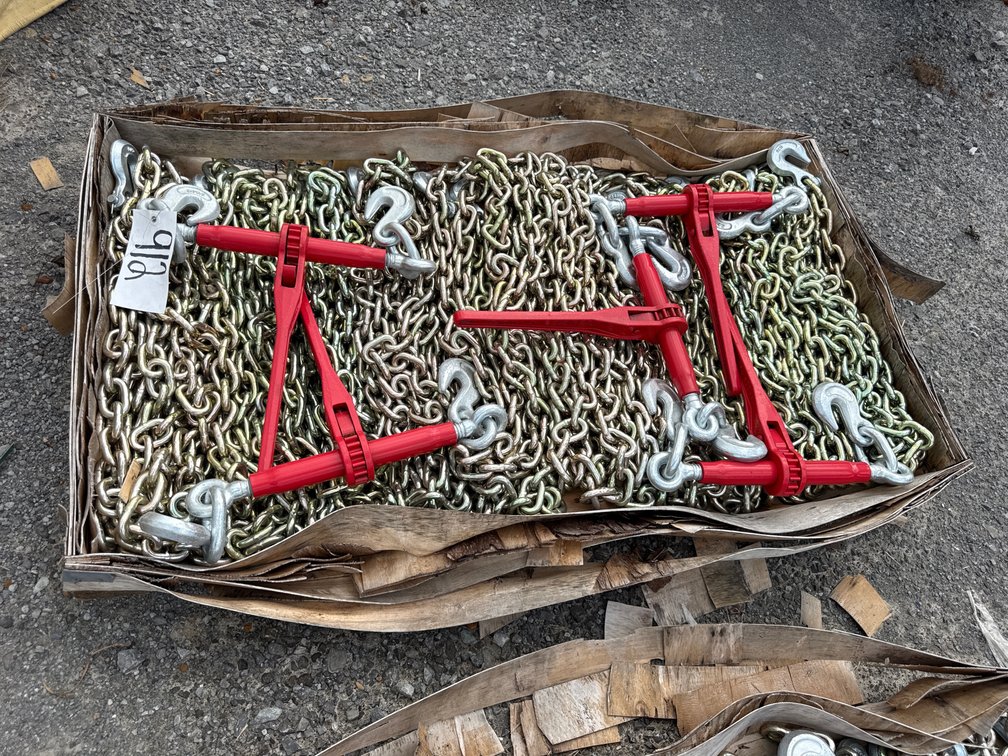 (10) 3/8 CHAINS AND (5) RATCHET BINDERS