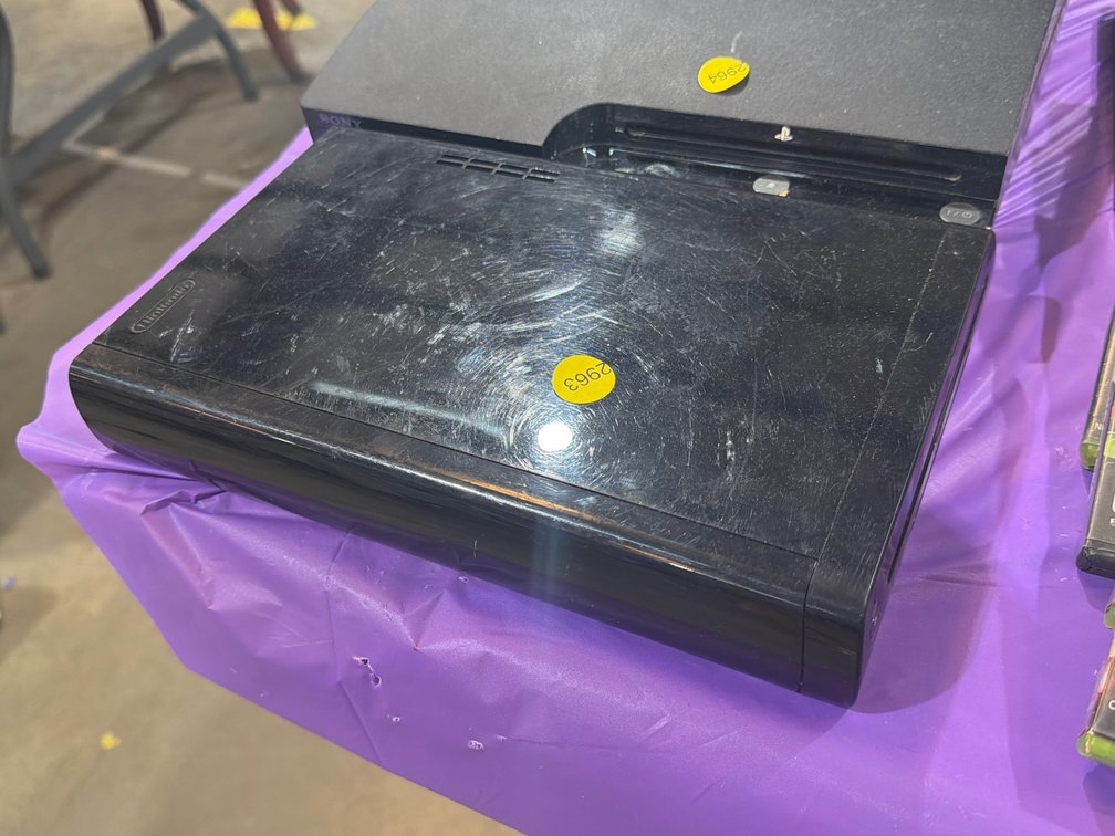 NINTENDO WII U CONSOLE (NO CORDS)
