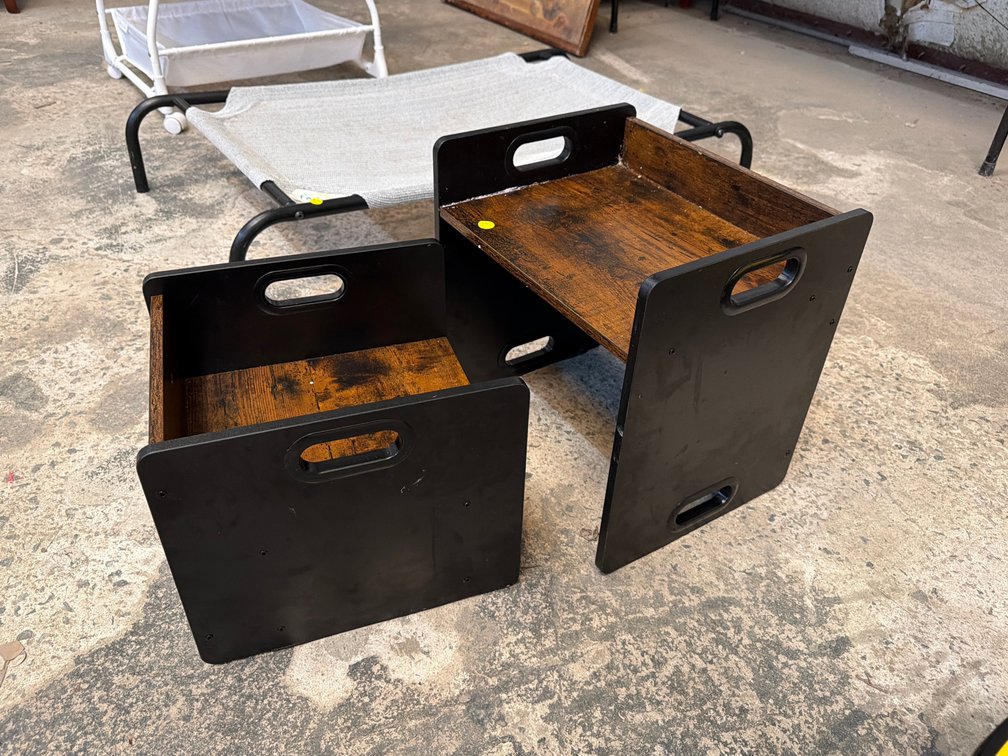 TODDLER CONVERTIBLE TABLE & STOOL