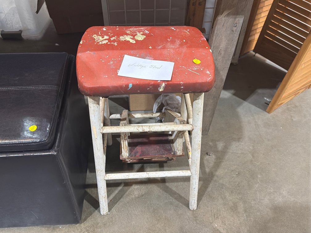 VINTAGE STOOL