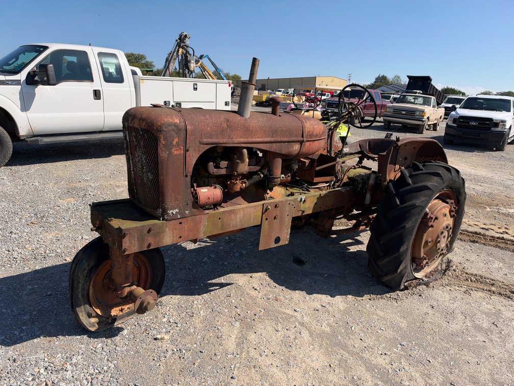 ALLIS CHALMERS WD TRACTOR (salvage)