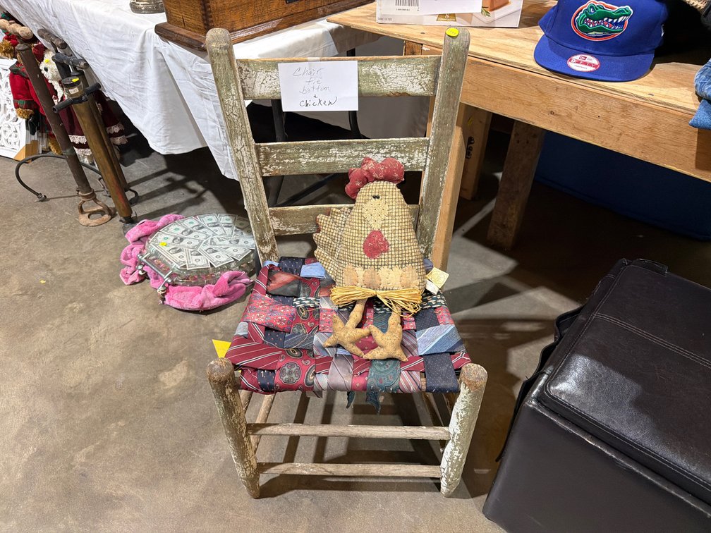 TIE CHAIR AND CHICKEN