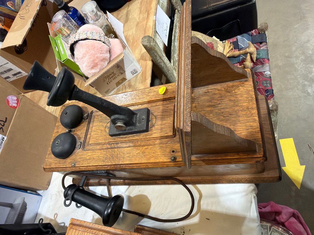 VINTAGE PHONE