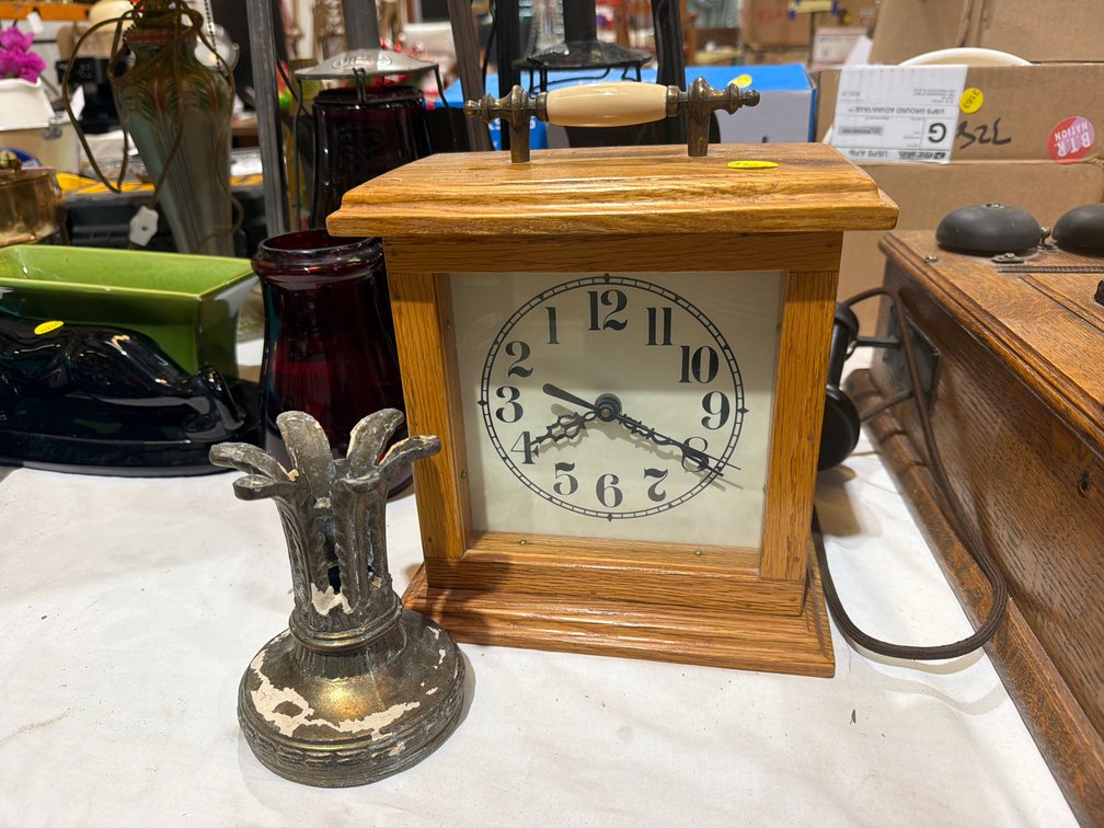 BACKWARDS CLOCK AND BRASS DECOR PC