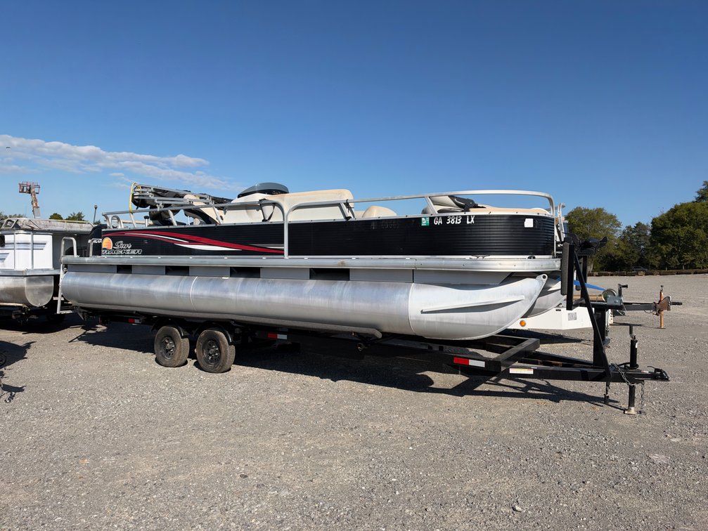 2012 SUNTRACKER FISHING BARGE 24 PONTOON BOAT