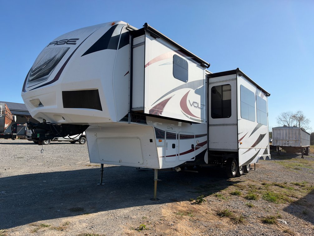 2012 DUTCHMEN VOLTAGE V3600 TOY HAULER CAMPER (Title)